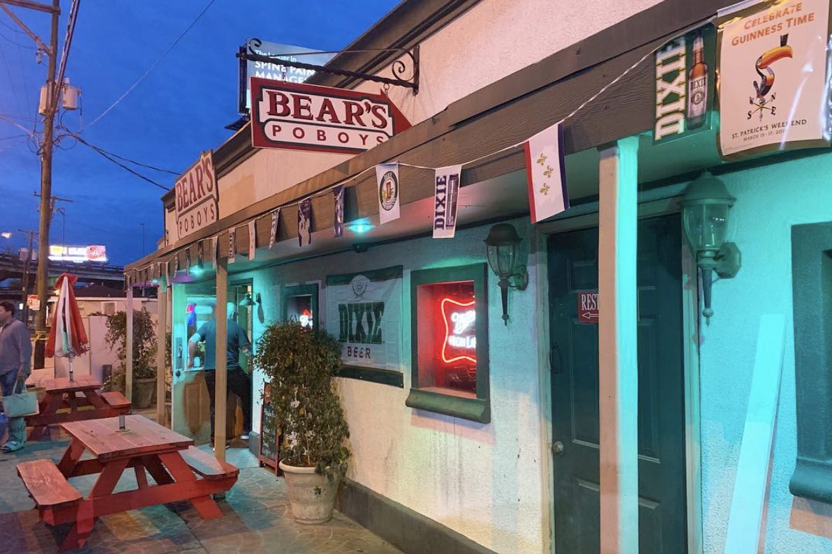 Bear's poboys restaurant outside